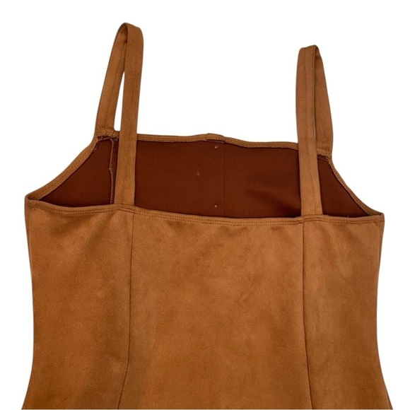 IRIS Suede Mini Dress with button detail
Size L - Picture 8 of 13